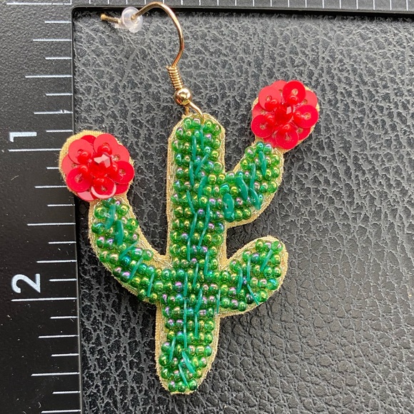 Gorgeous Blooming Saguaro Cactus Seed Beaded Earrings felt backed new - Picture 5 of 10